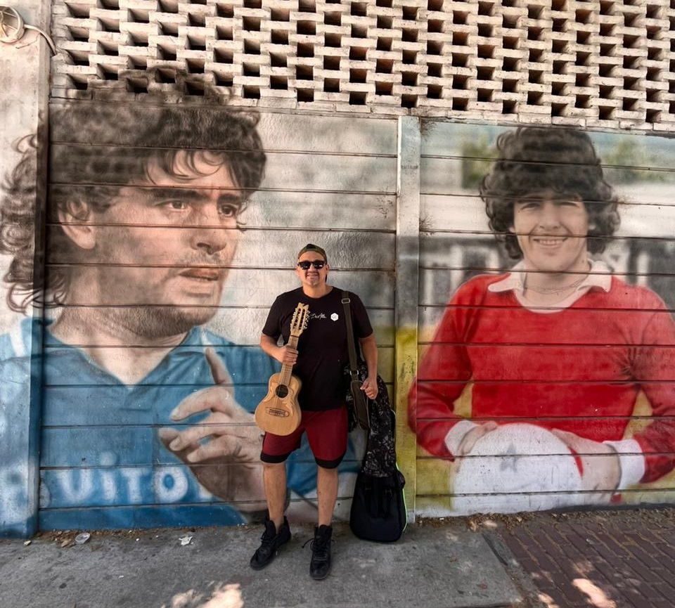 De Catamarca a Npoles: Emilio Morales fue invitado para homenajear a Maradona